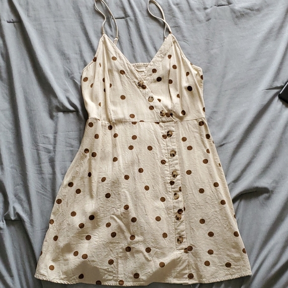 Tan polka dot dress - Picture 1 of 3